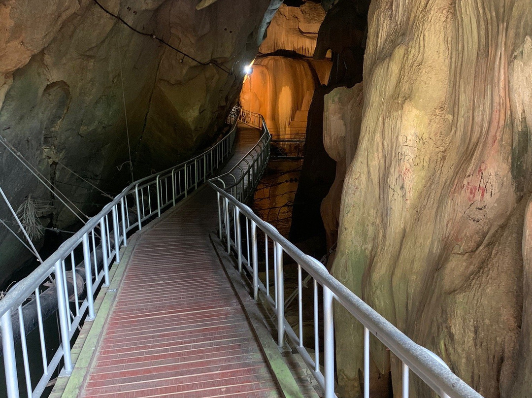 Gua Kelam-Kaki Bukit必去景点