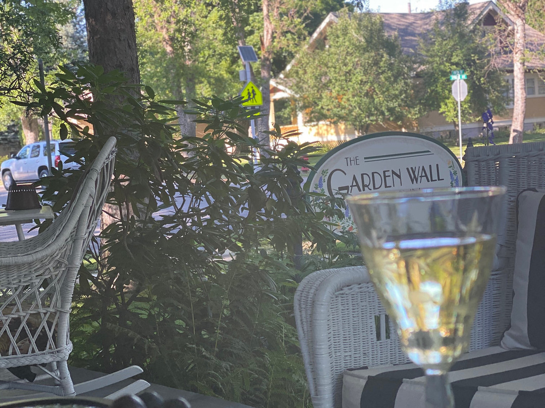 Garden Wall Inn主图