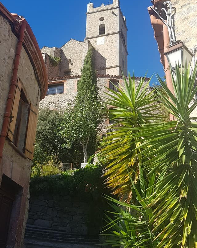 Village Abandonne de Comes景点图片
