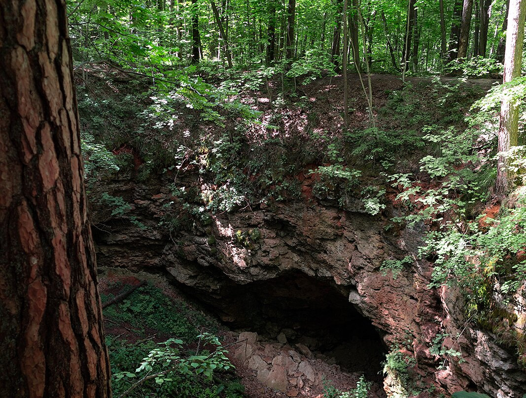 Ichalkovskiye Caves景点图片