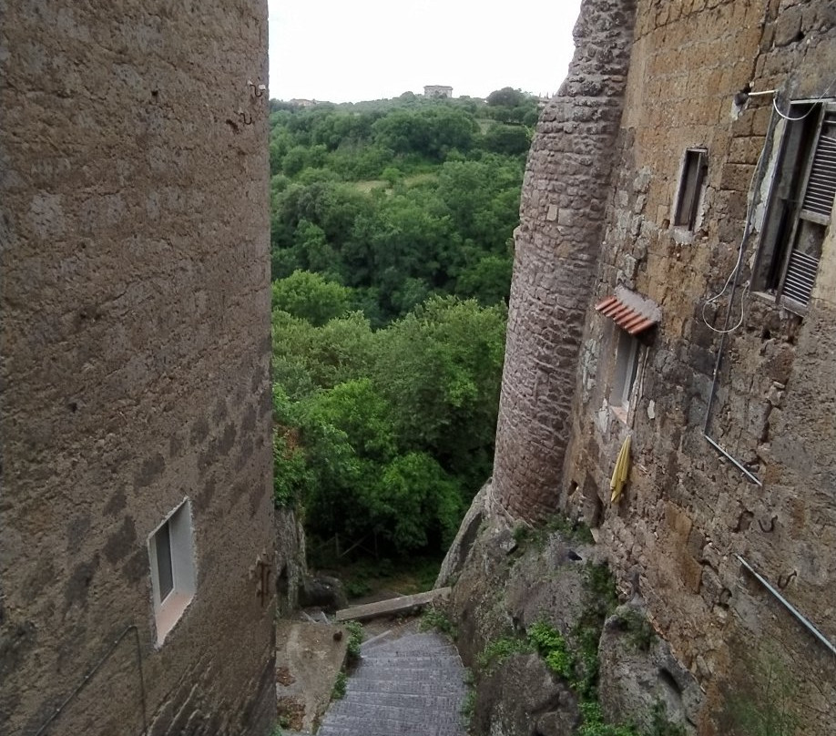 Castello degli Anguillara-Faleria必去景点