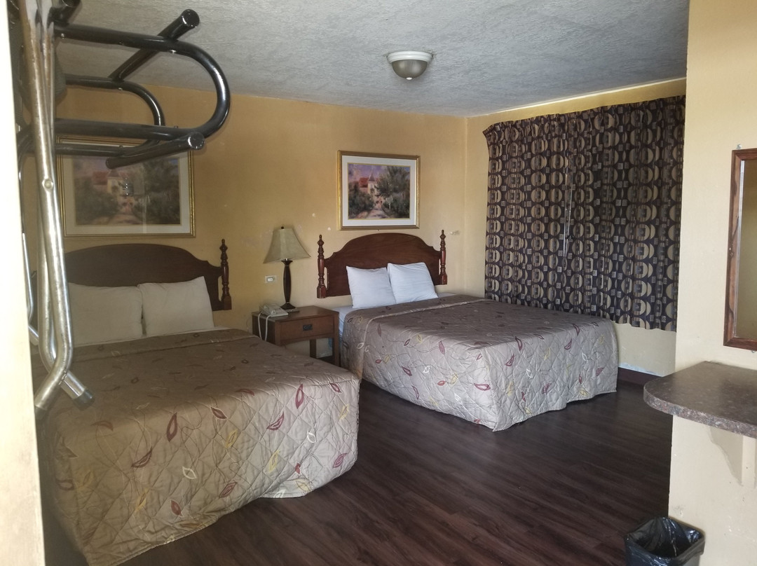 Colonial Motel主图