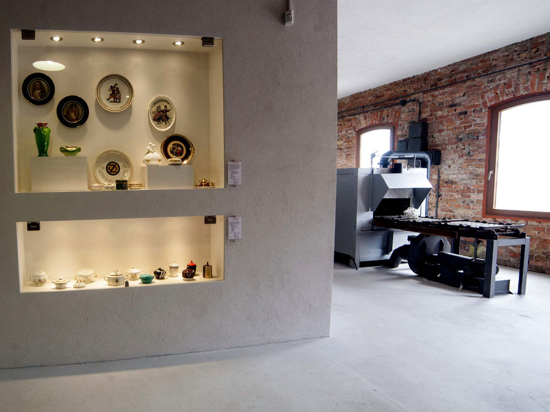 Living Museum of Porcelain in Cmielow景点图片