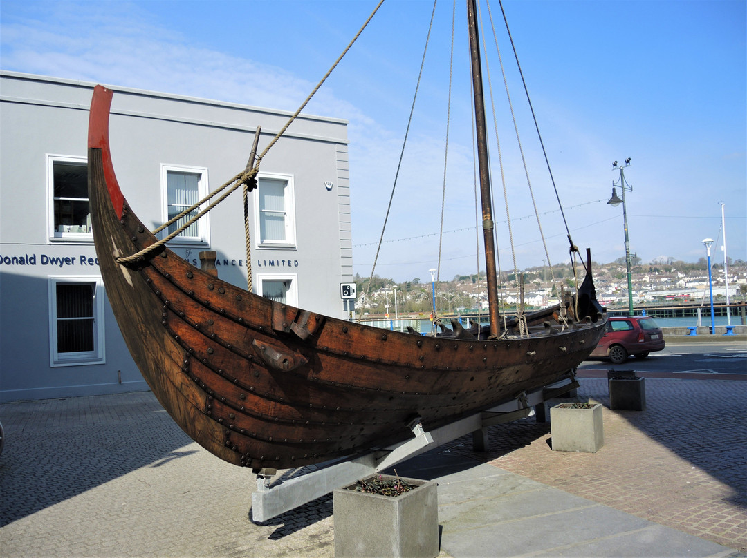 Viking Sword & Longboat景点图片