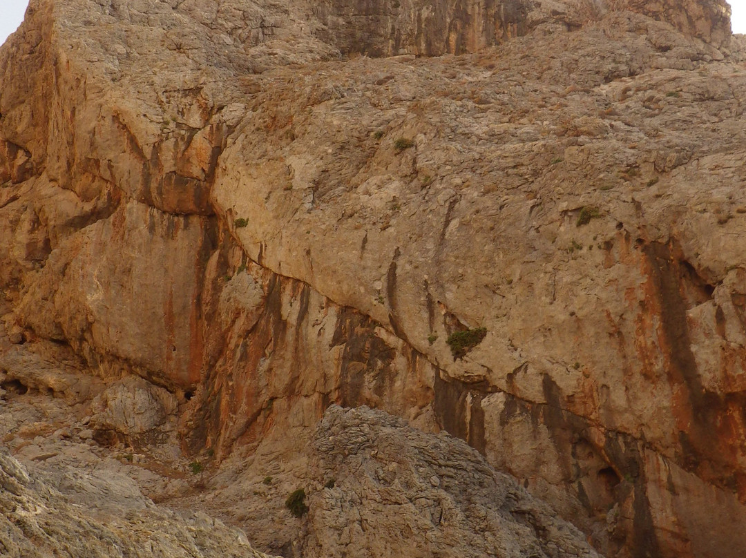 Mikri Vlychada Beach-Tholaria必去景点