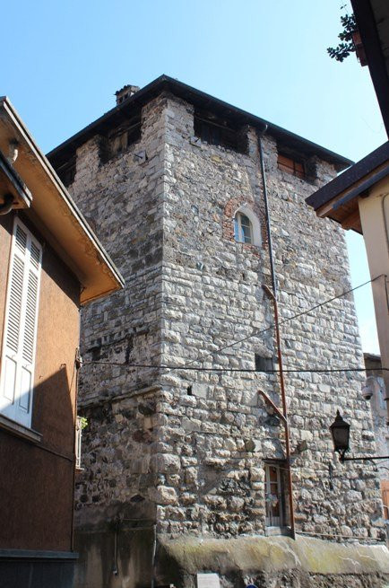 Torre degli Alghisi-洛韦雷必去景点
