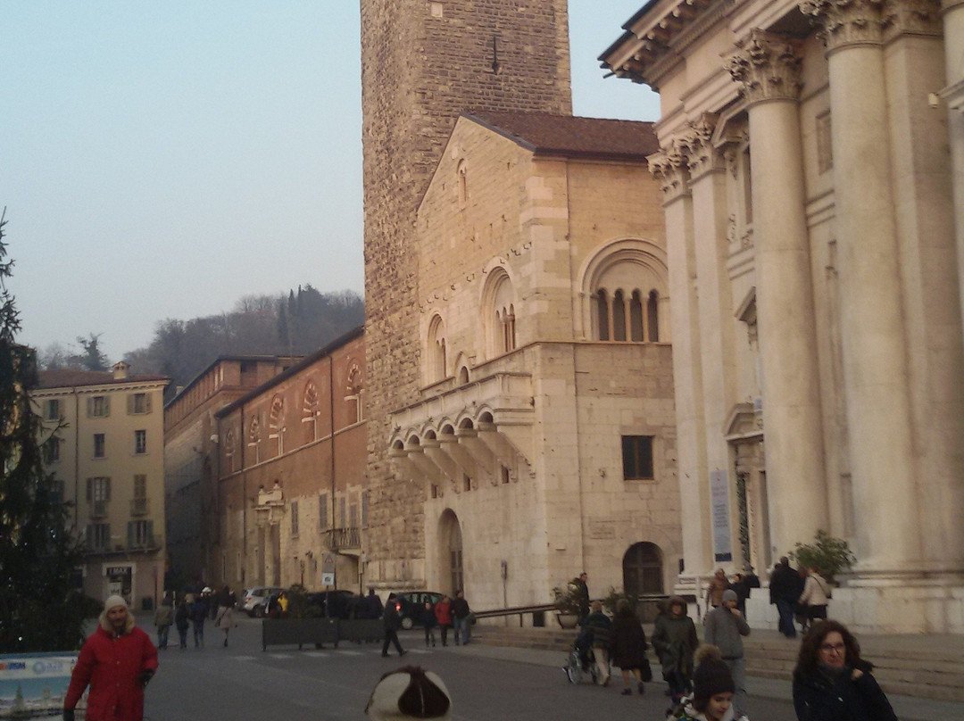Piazza Paolo VI-布雷西亚必去景点