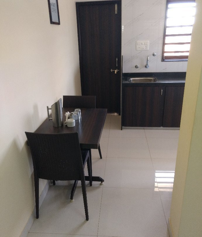 Daze Off Studio House主图