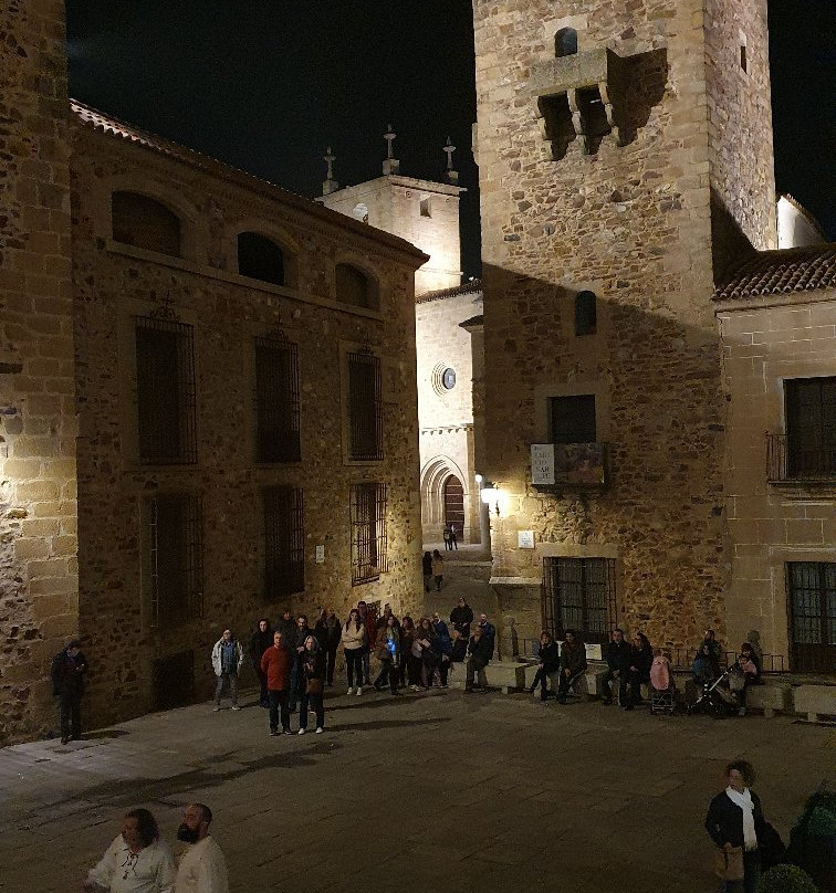 Juglar Por La Noche-卡塞雷斯必去景点