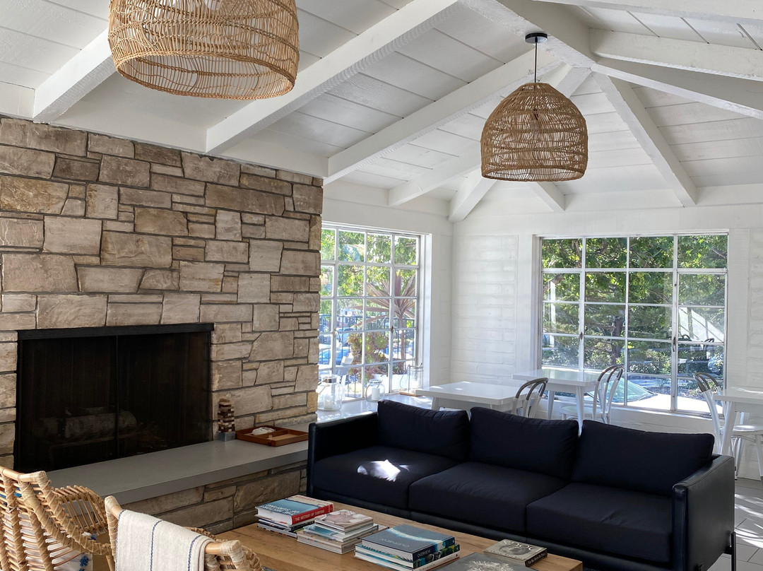 卡梅尔乡村酒店主图