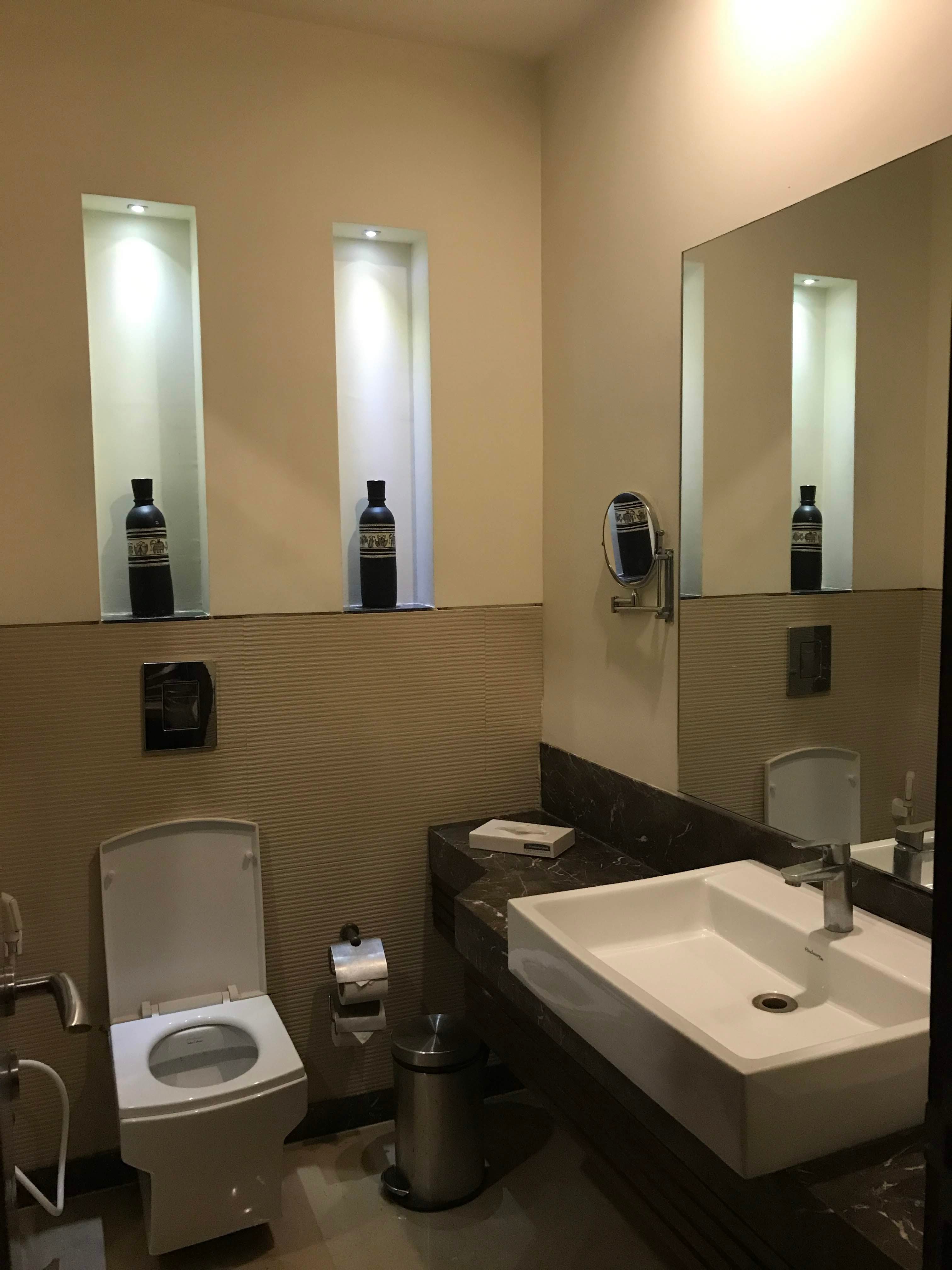 Ramada by Wyndham Jalandhar City Centre-浴室