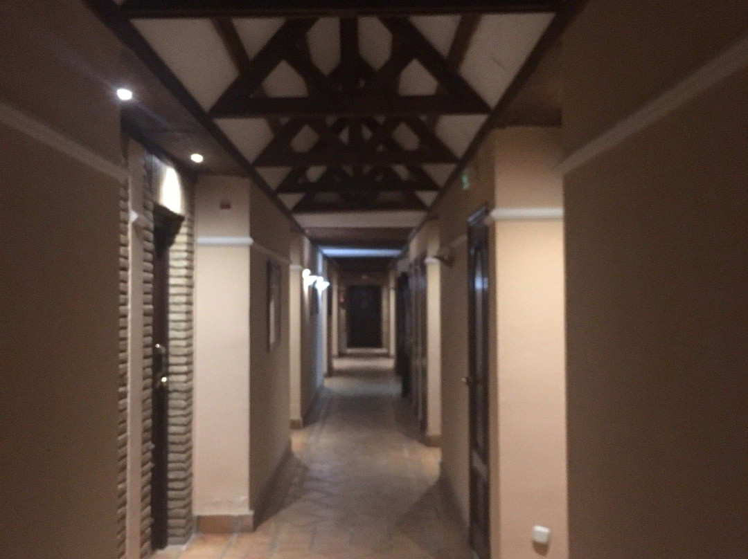 岗萨罗酒店主图