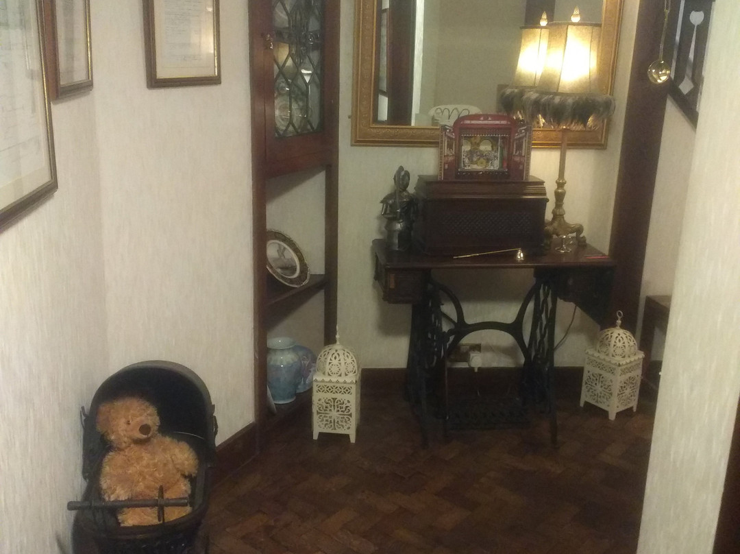 Barons Court Hotel主图