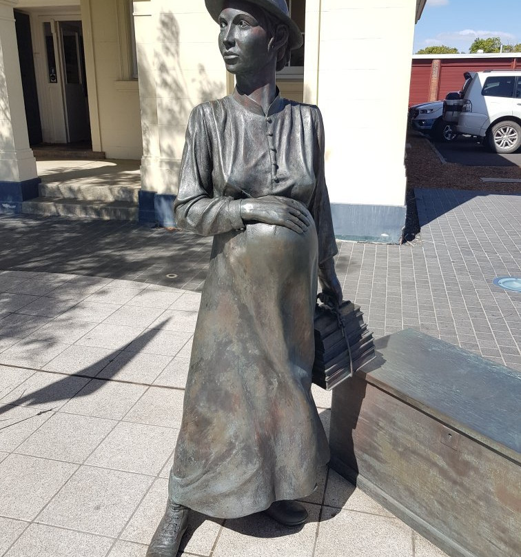 Old Court House Complex-巴瑟尔顿必去景点