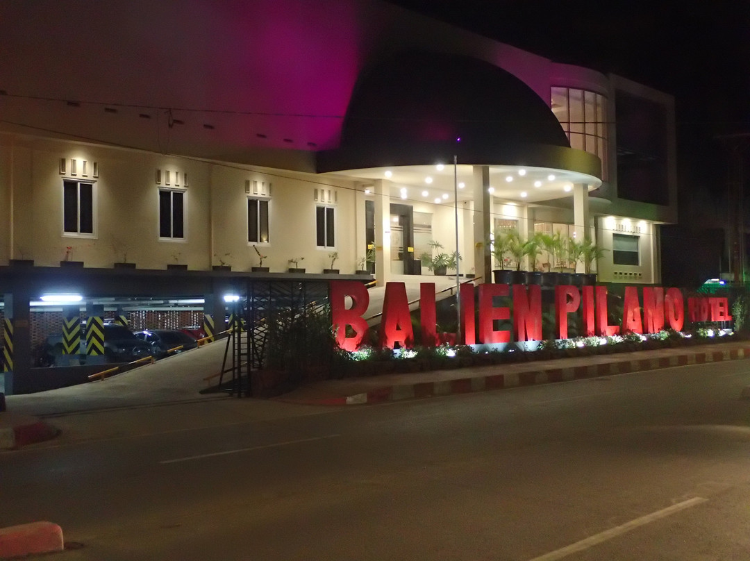 巴列姆皮拉玛酒店主图