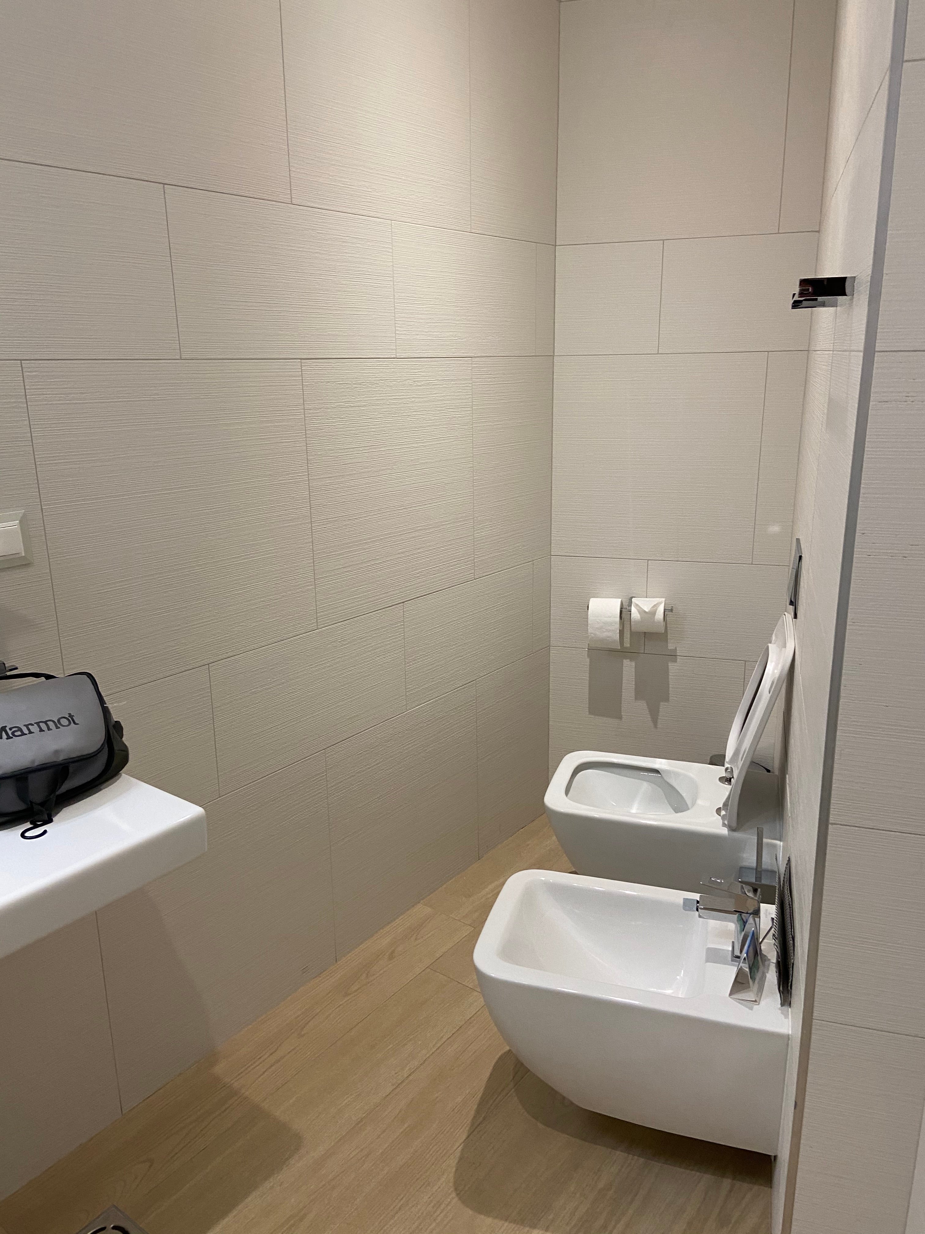 Hotel TQ Plaza Budva-浴室