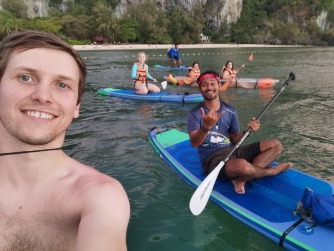 自由鸟冲浪板-莱利海滩必去景点