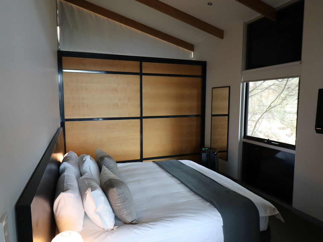 莫纳亭酒店主图