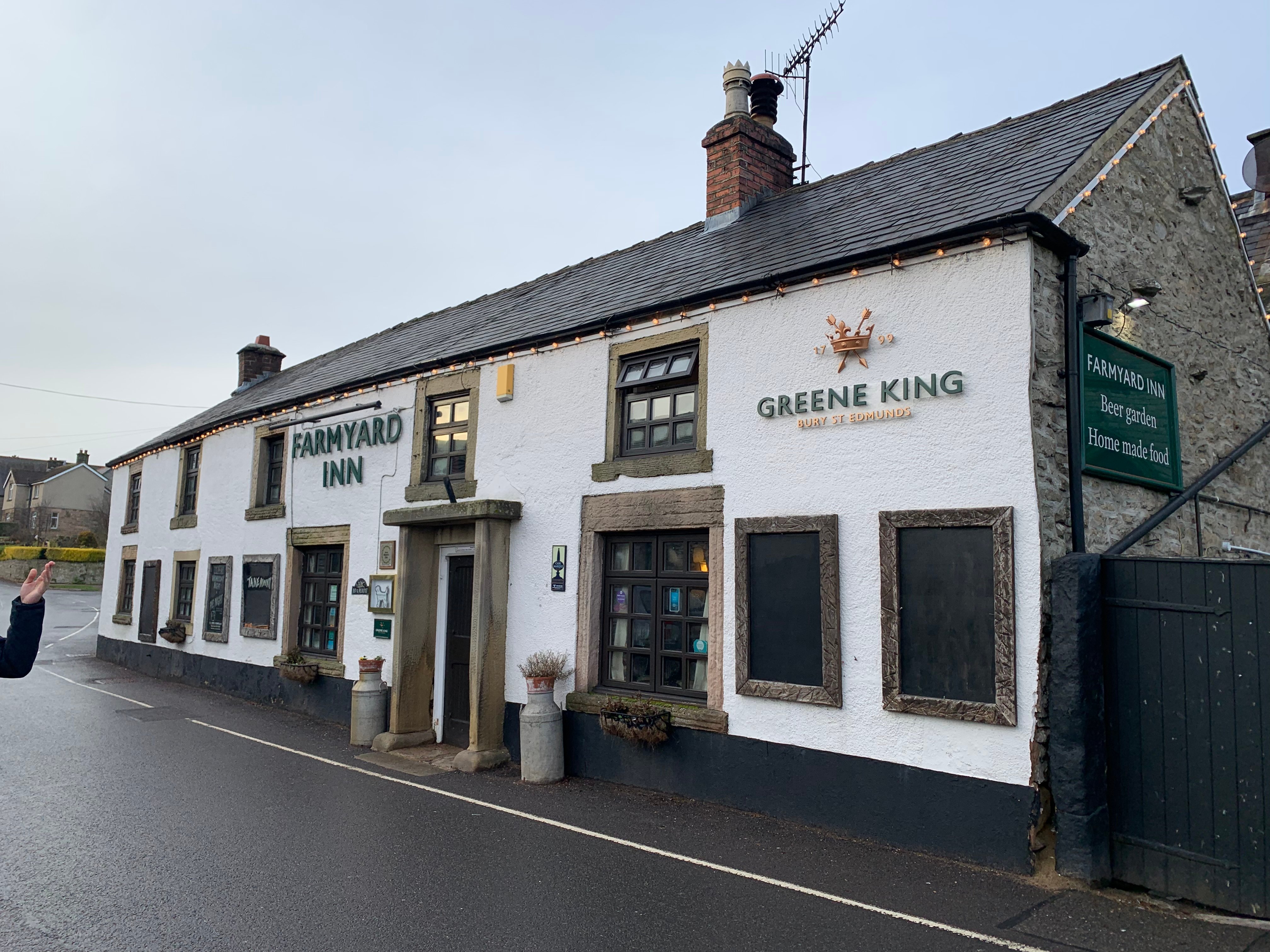 The Farmyard Inn-官方