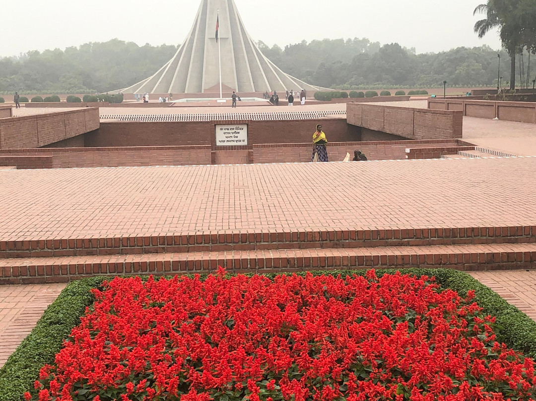 Jatiyo Sriti Shoudho (National Martyrs' Memorial)景点图片
