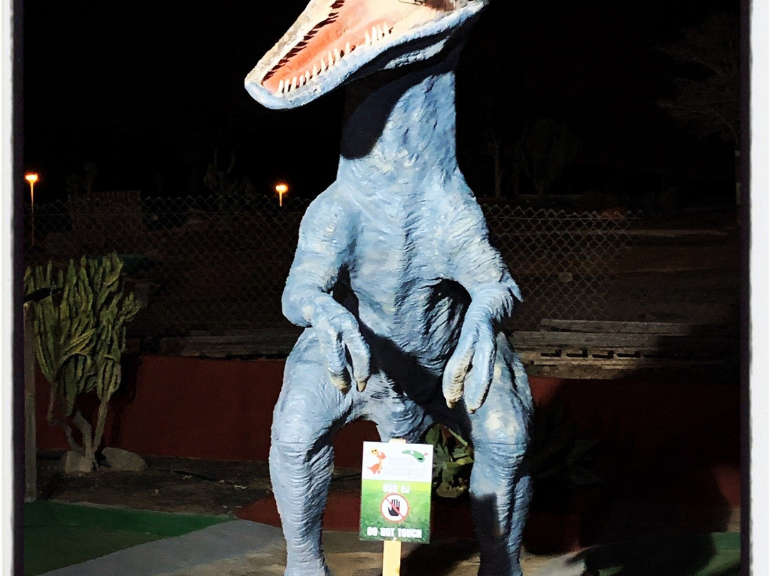 Dinos Minigolf-Bahia Feliz必去景点