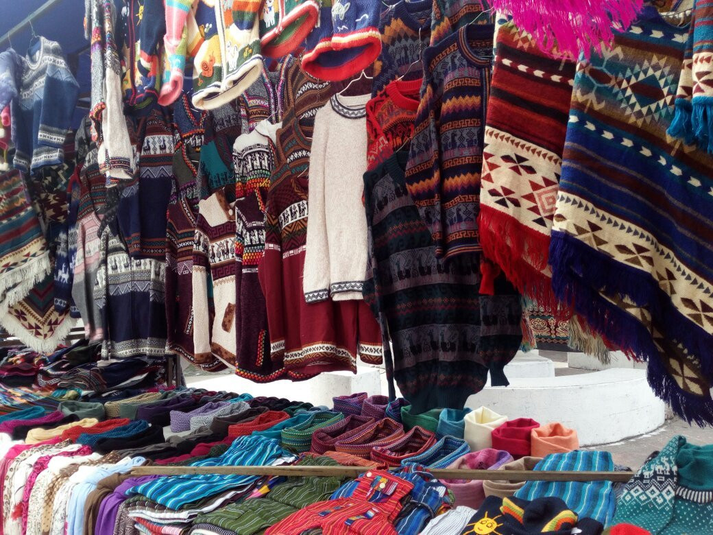 Plaza De Los Ponchos Mercado景点图片