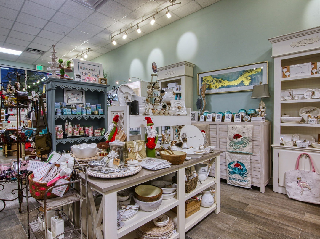 Coastal Gifts and Decor-玛丽湖必去景点