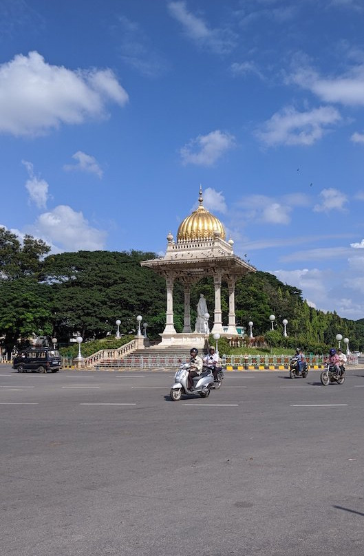 Statue of Maharaja Chamarajendar Wodeyar-迈索尔必去景点