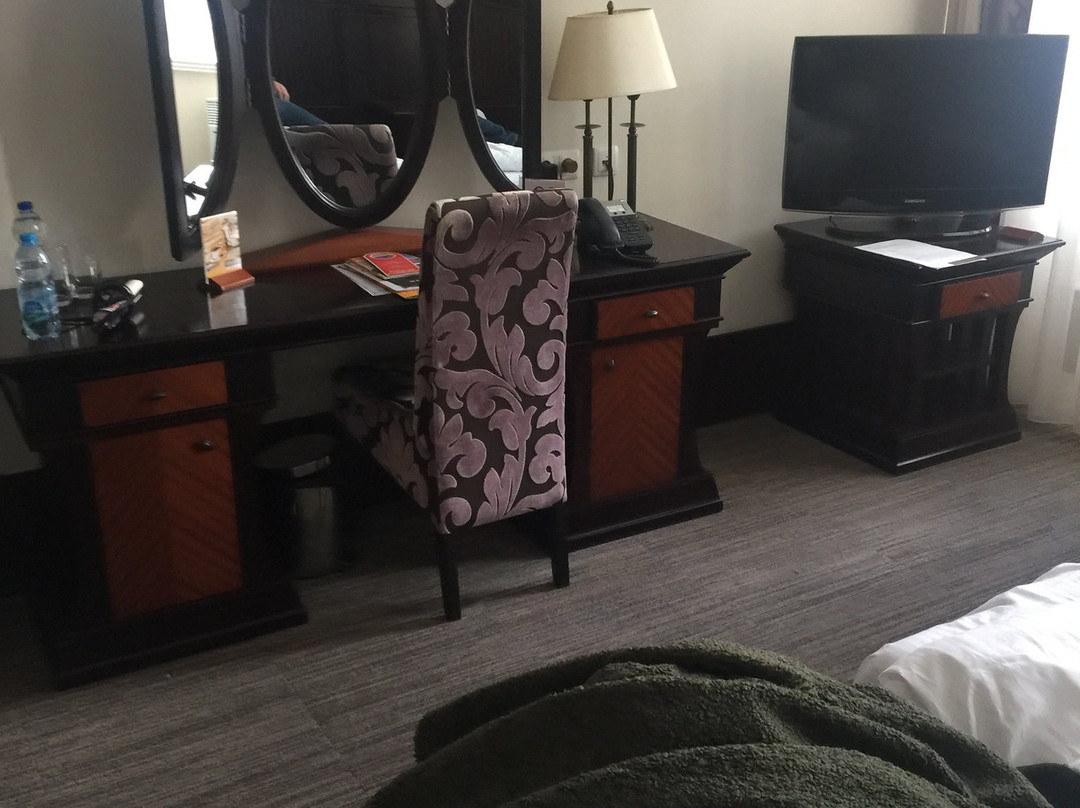 布罗瓦利亚酒店主图