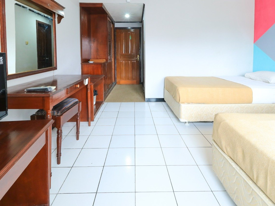 布迪曼饭店主图