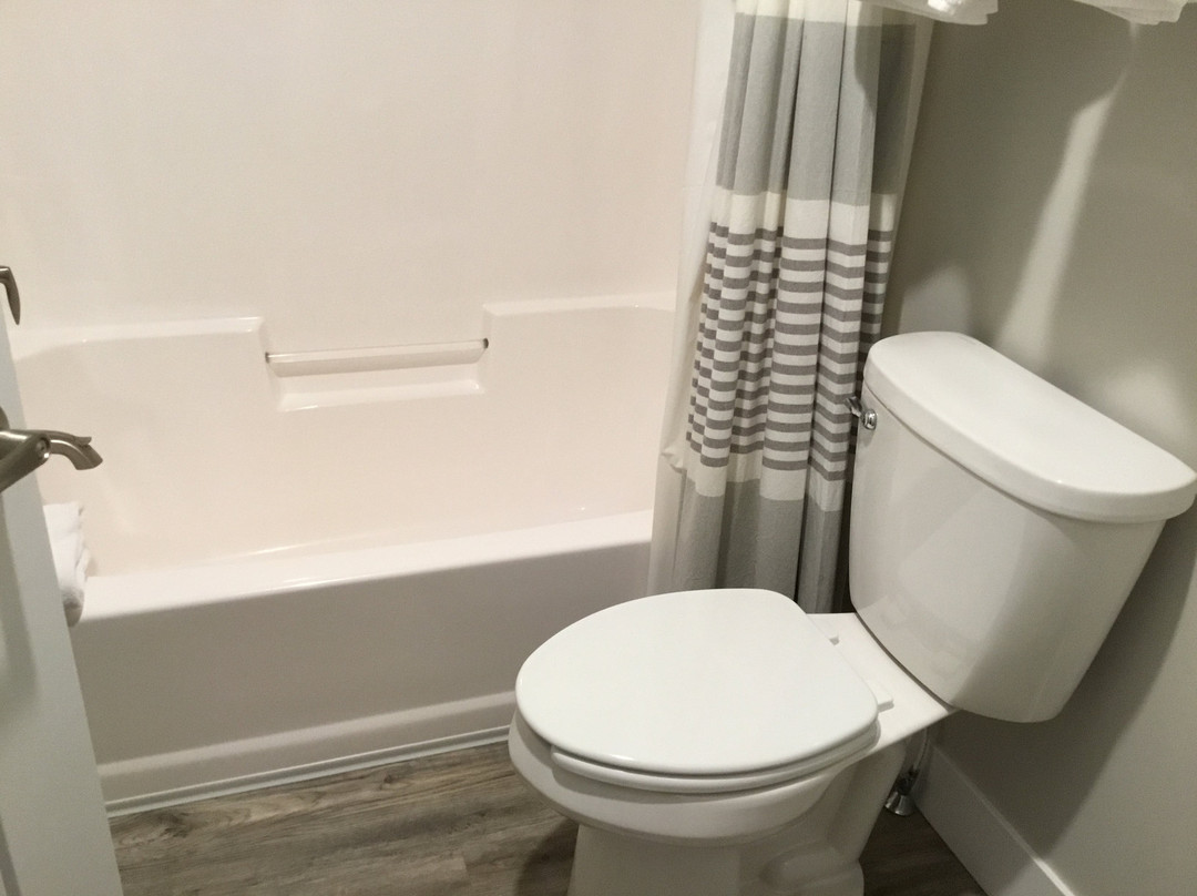 Empire Lakeshore Inn主图