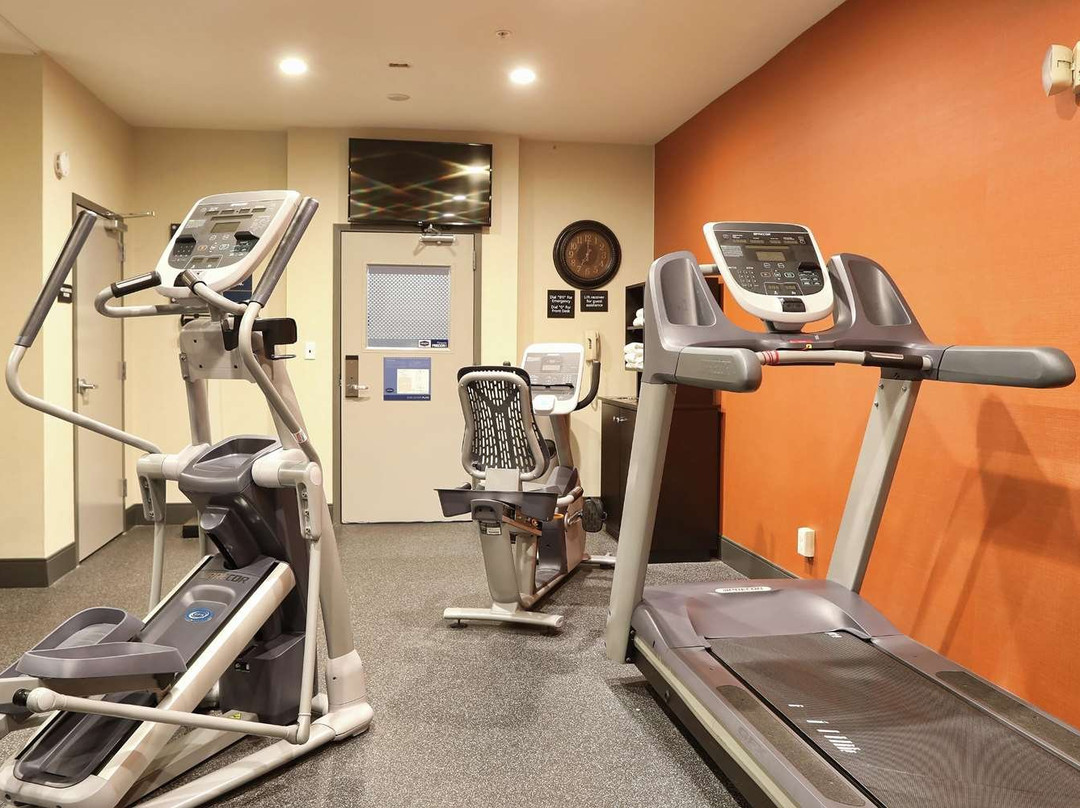 Hampton Inn Paris主图