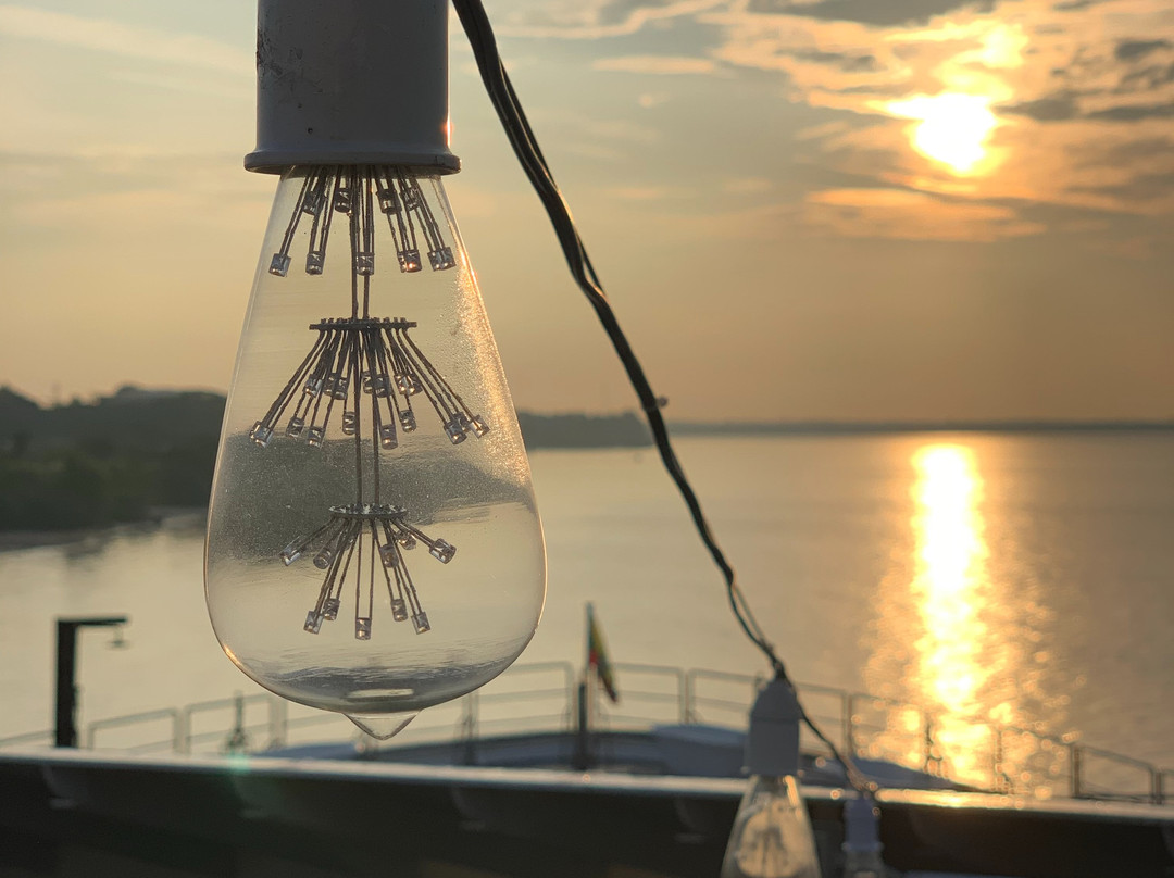 复古豪华游艇酒店主图