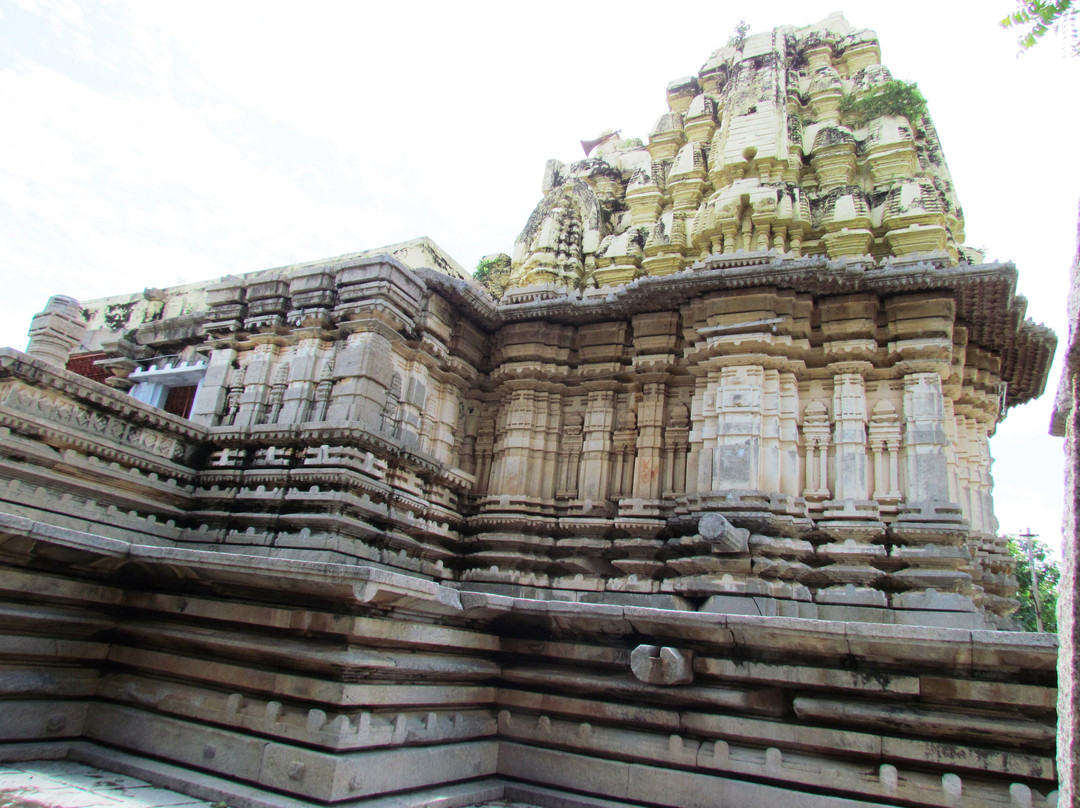 Pillalamarri Shiva Temple景点图片