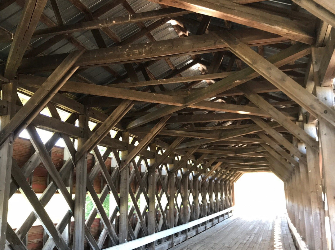 Pont Prud'homme-塔伯拉山必去景点