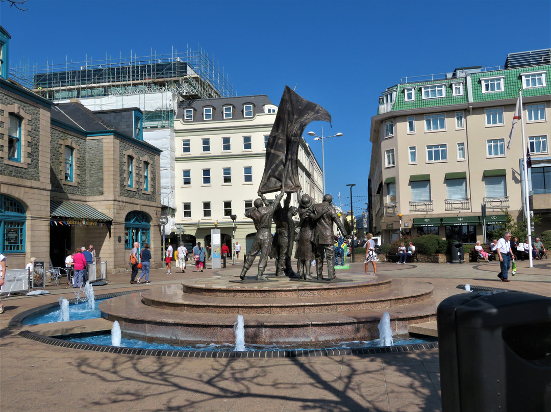 Liberation Sculpture-St. Helier必去景点