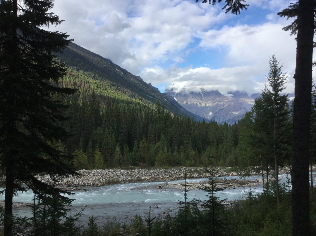 山区河流旅舍主图
