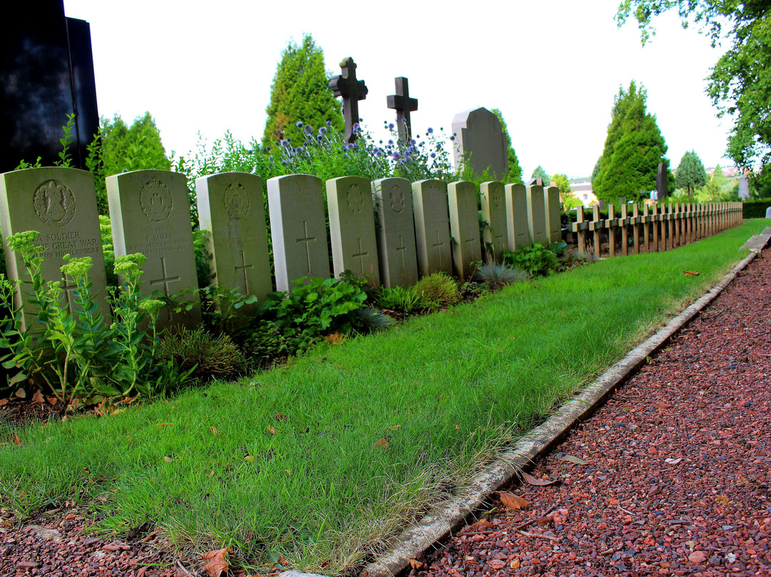 Lens Eastern Communal Cemetery景点图片