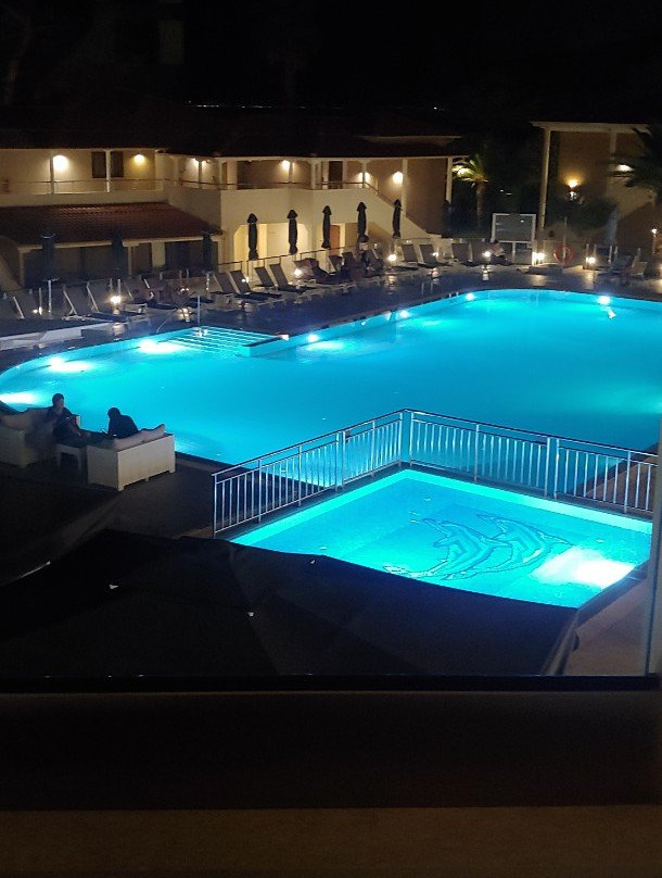 Lagomandra Beach Hotel主图