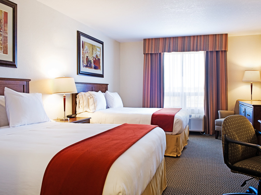 Holiday Inn Express & Suites Drayton Valley By IHG主图