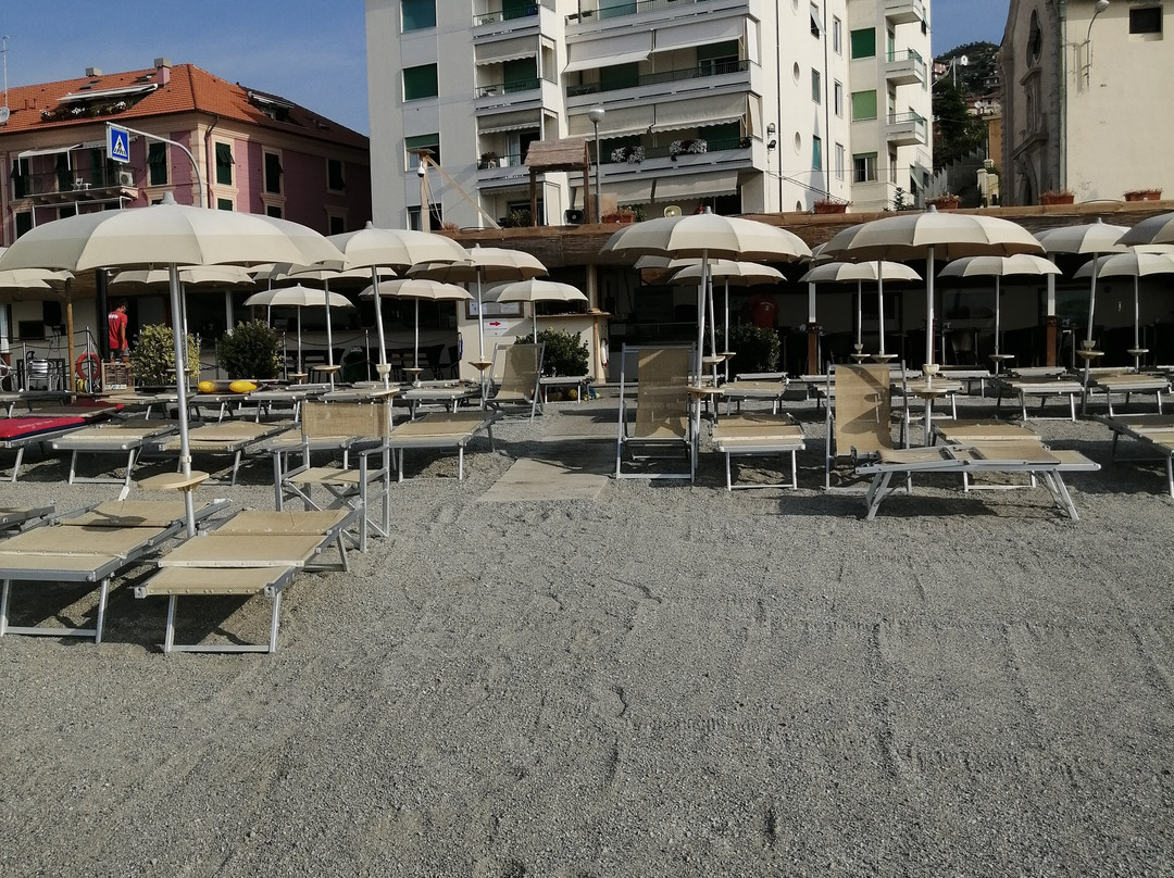 Bagni San Domenico Beach-瓦拉泽必去景点