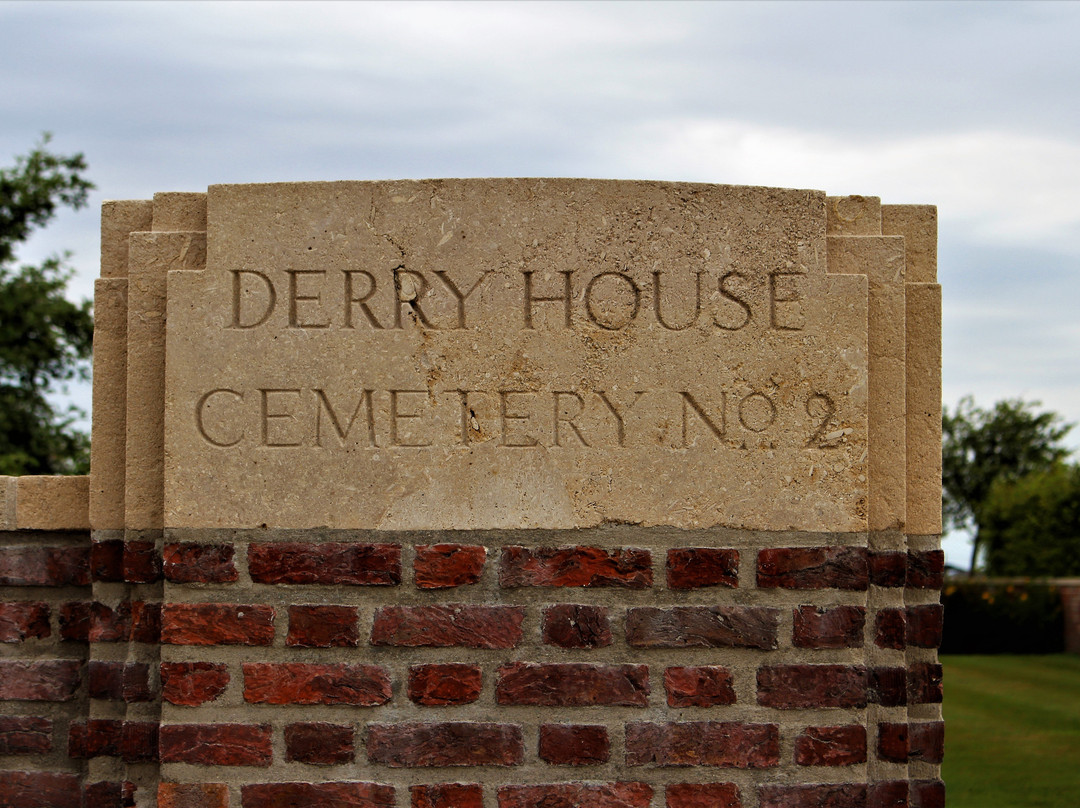 Derry House Cemetery No. 2景点图片