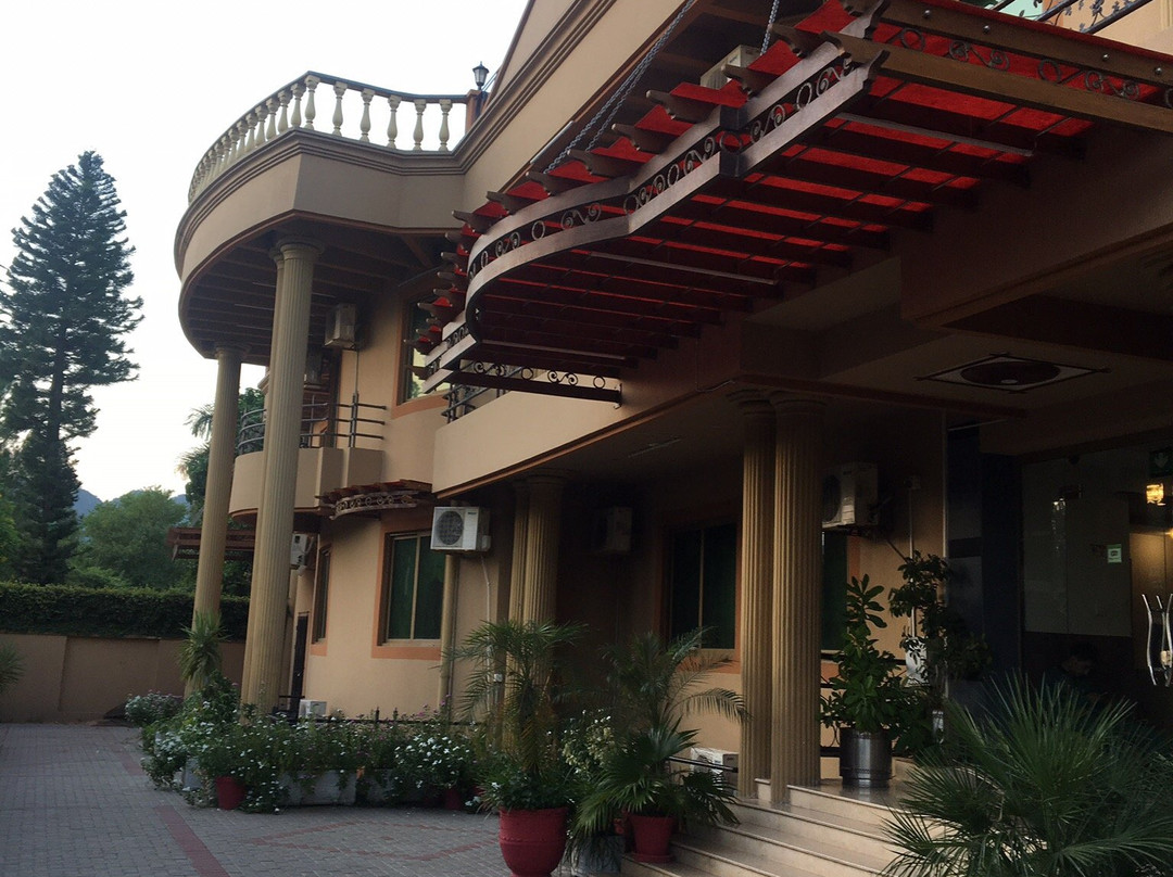 Prestige Hotel And Resort主图