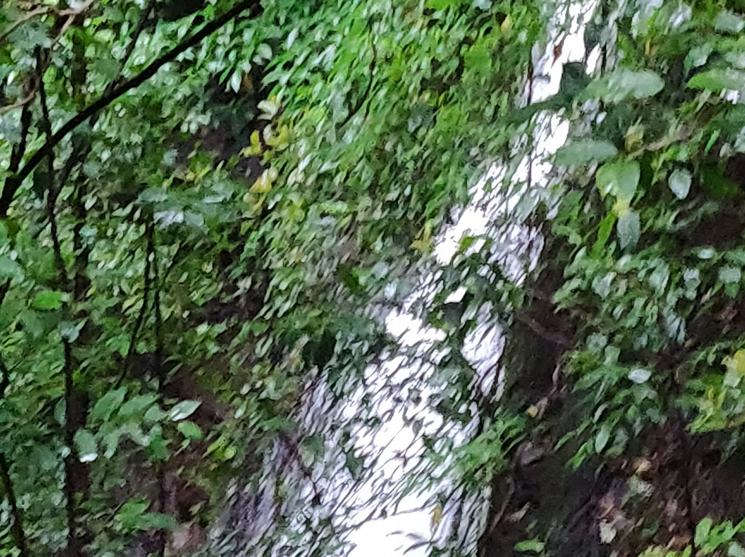 Kuskem Waterfall景点图片