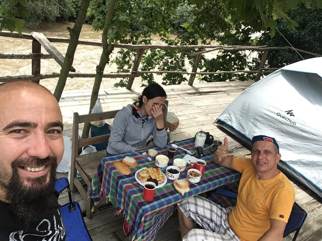 Nehirevi Konaklama & Rafting