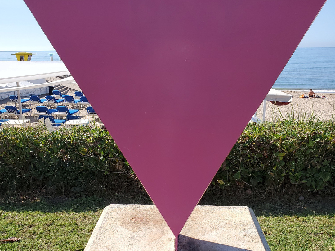 Pink Triangle Monument Against Homophobia-锡切斯必去景点
