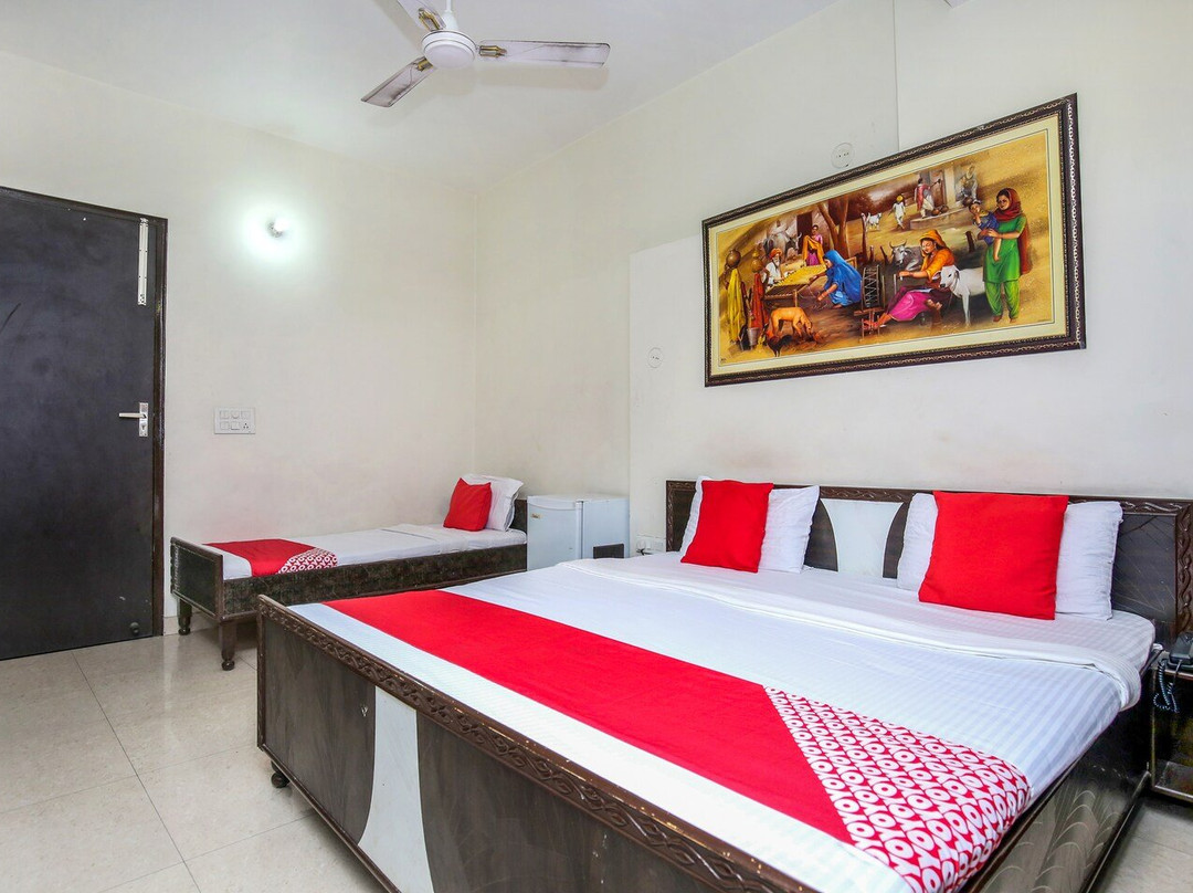 OYO 24978 Maryada Hotel主图