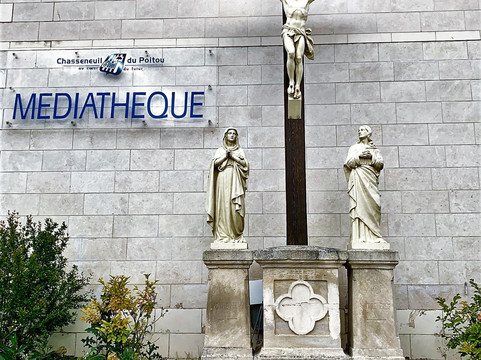 Eglise St-Clément-沙瑟纳伊迪普瓦图必去景点