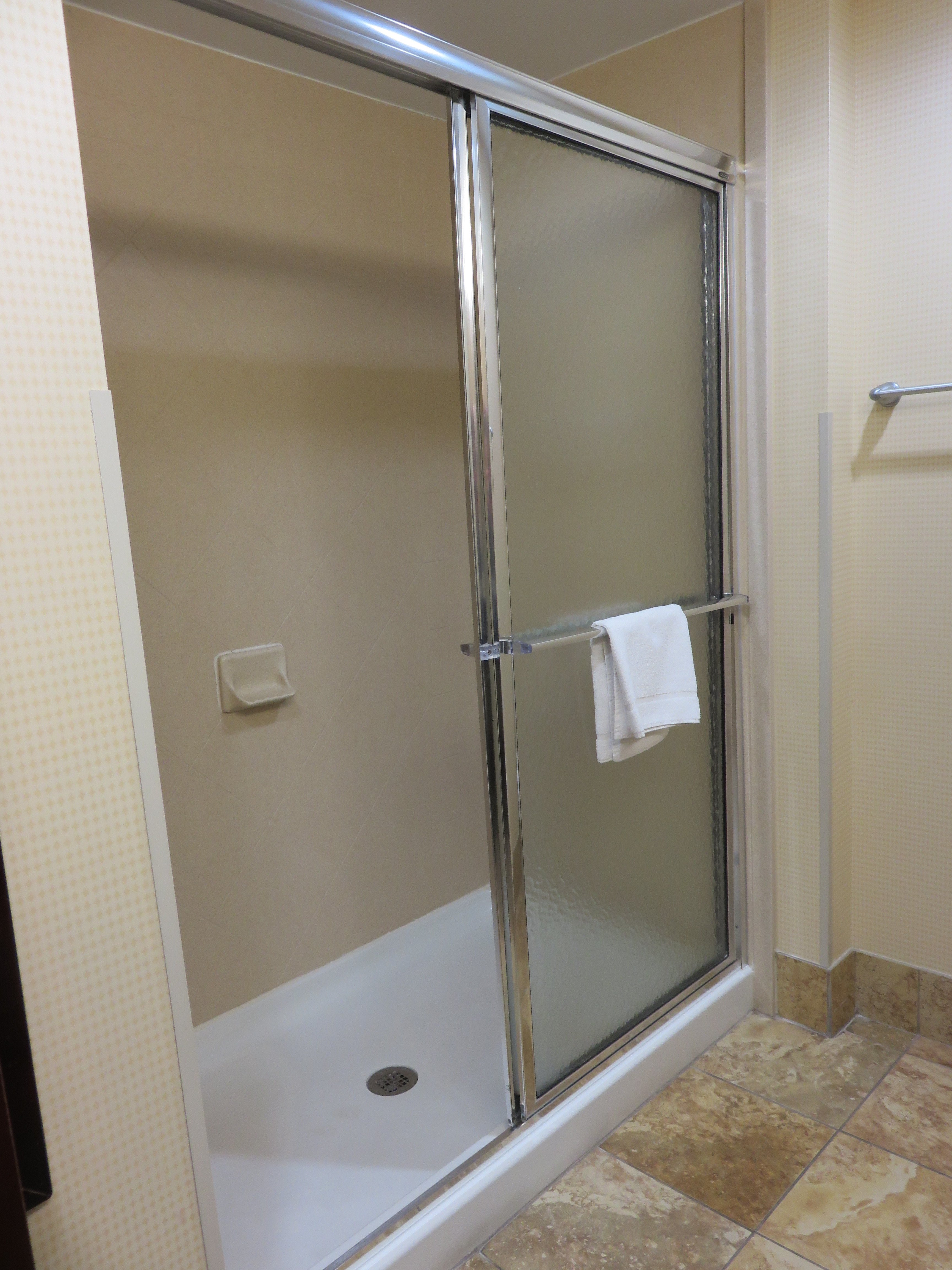 Hampton Inn Galax-浴室