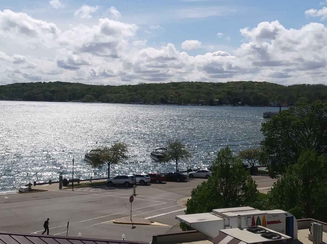 杰尼瓦湖海港酒店主图